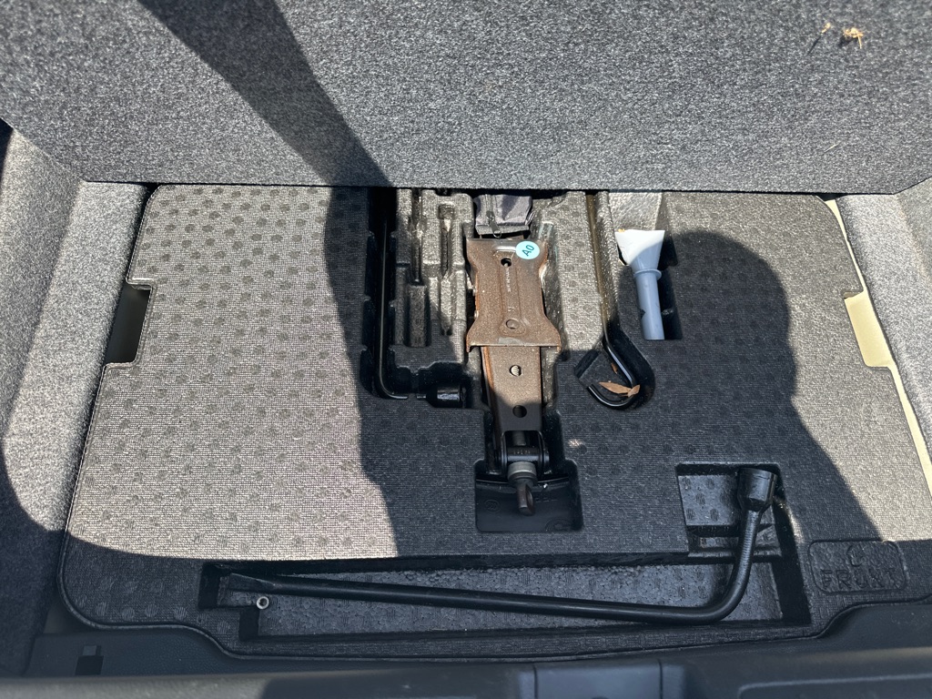 Vehicle image 45 of 50