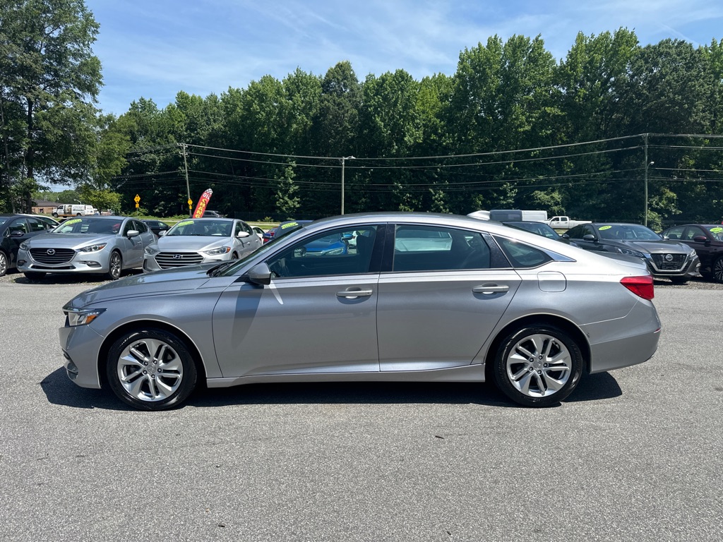 Vehicle image 10 of 50