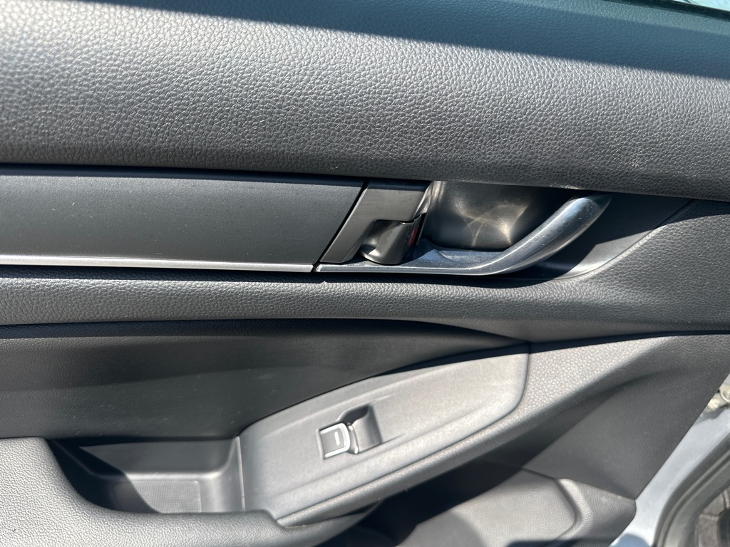 Vehicle image 36 of 50