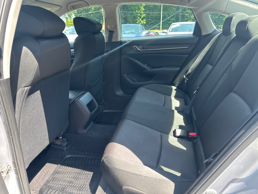 Vehicle image 19 of 50