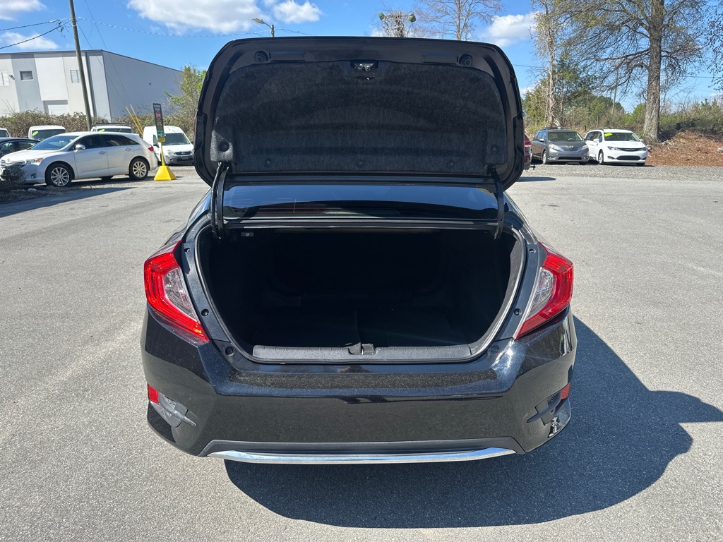 Vehicle image 32 of 37