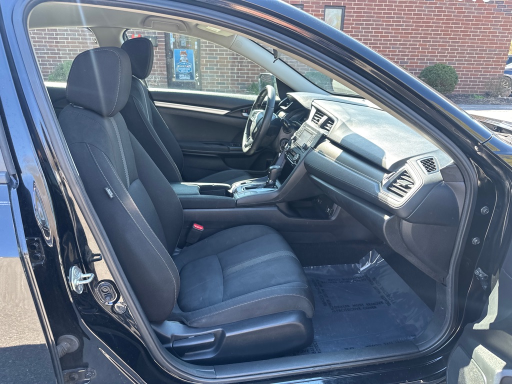 Vehicle image 19 of 37