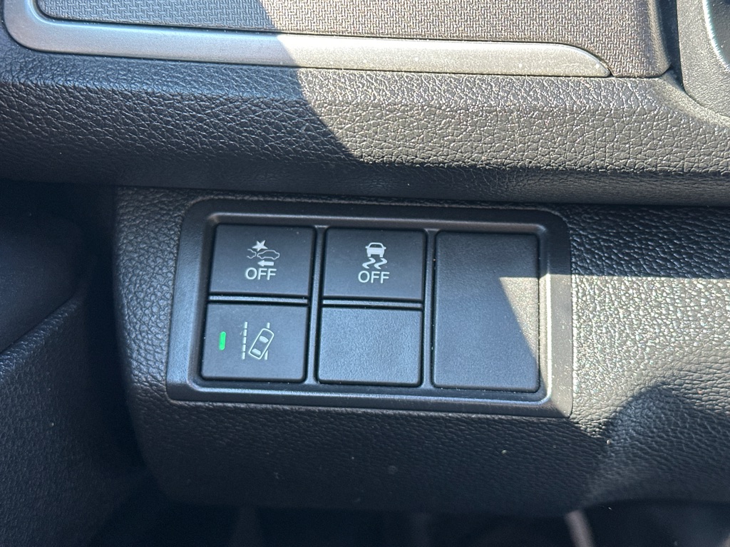 Vehicle image 35 of 37