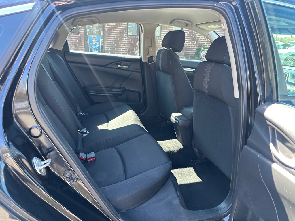 Vehicle image 17 of 37