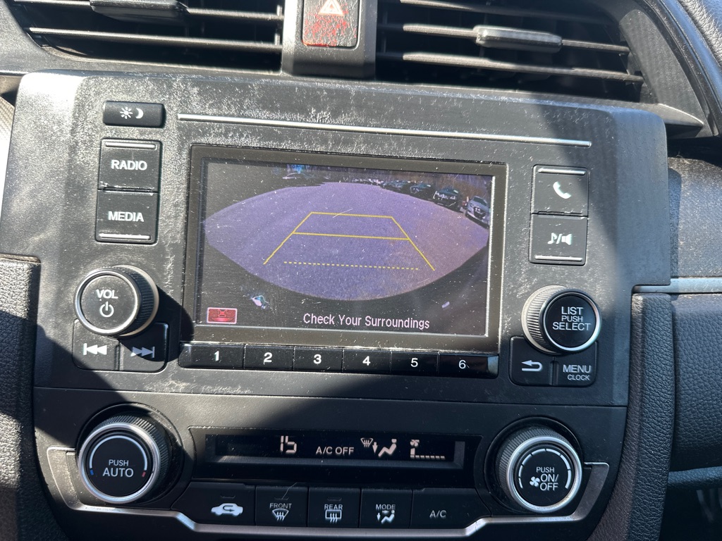 Vehicle image 31 of 37