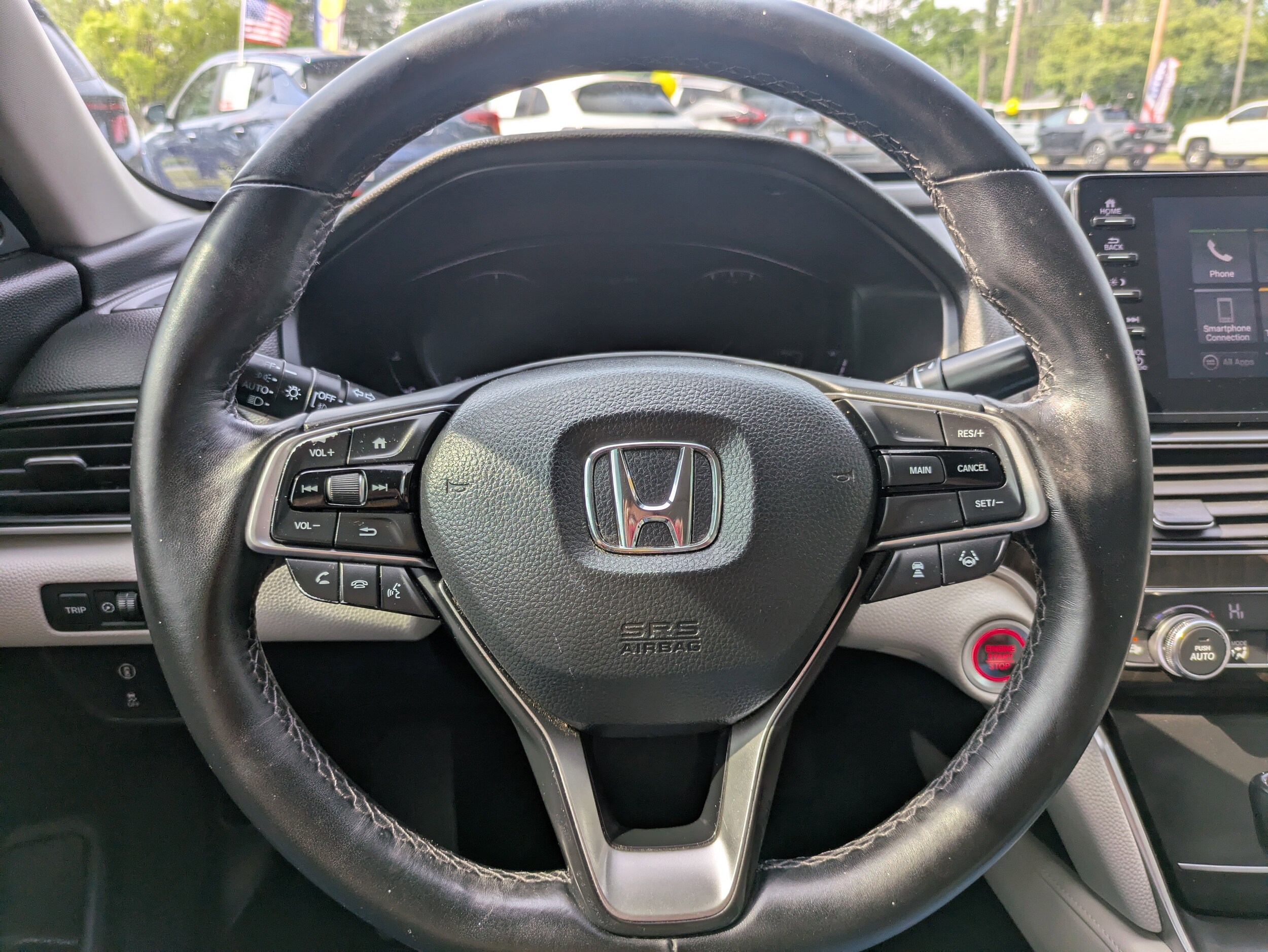 Vehicle image 14 of 25