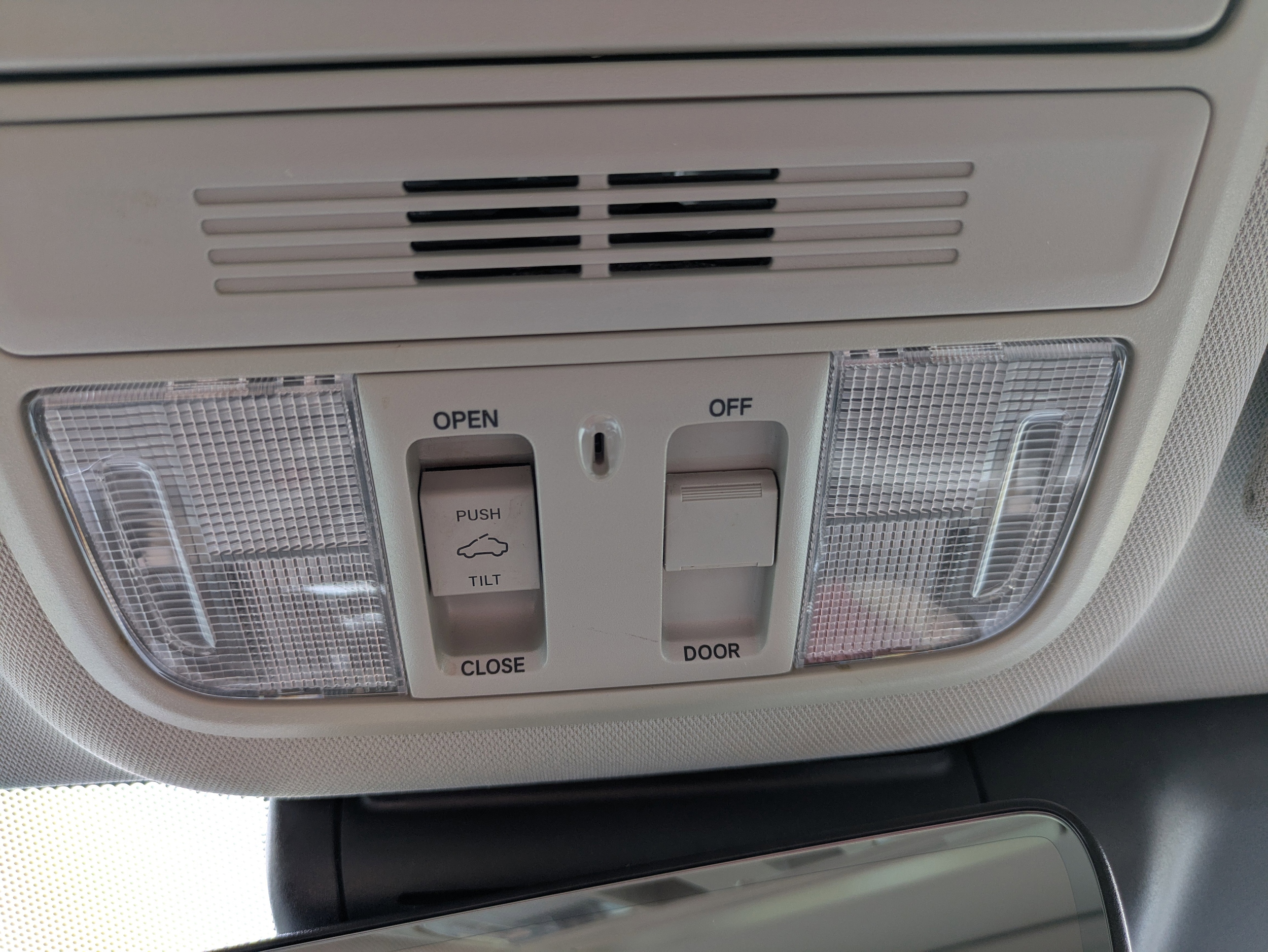 Vehicle image 21 of 25
