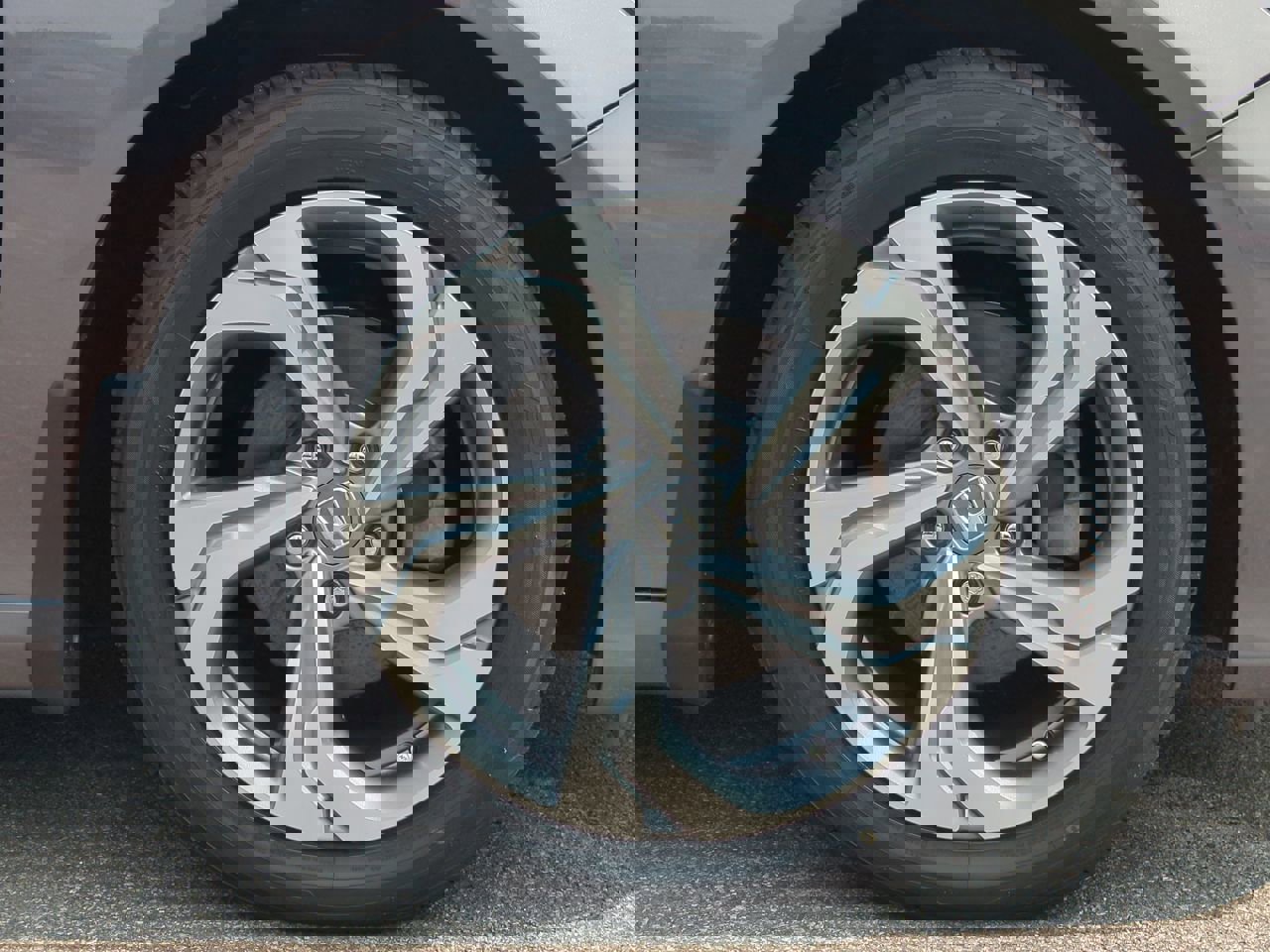 Vehicle image 12 of 32