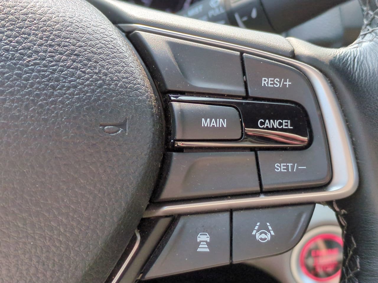 Vehicle image 25 of 32