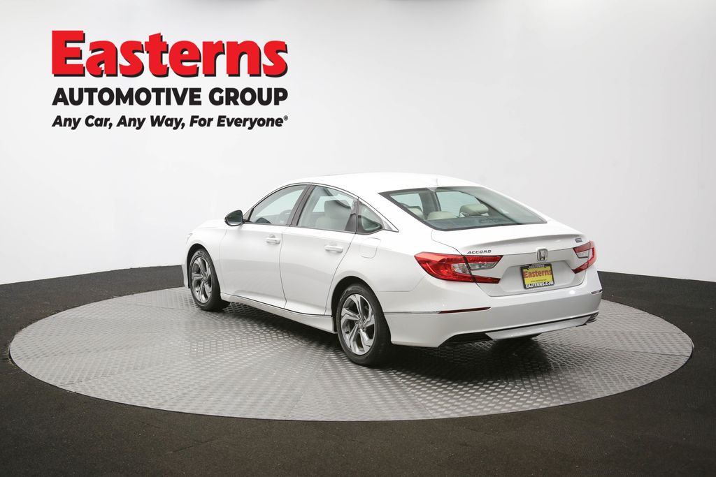 Vehicle image 33 of 62