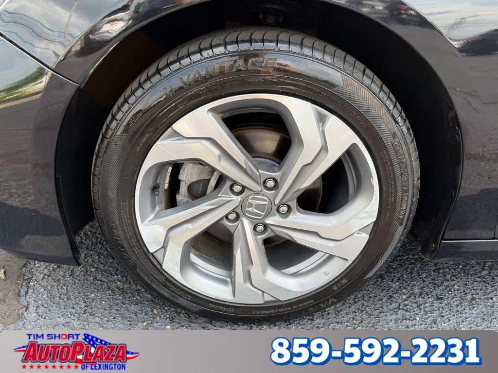 2019 Honda Accord EX-L 1.5T Image 11 of 33