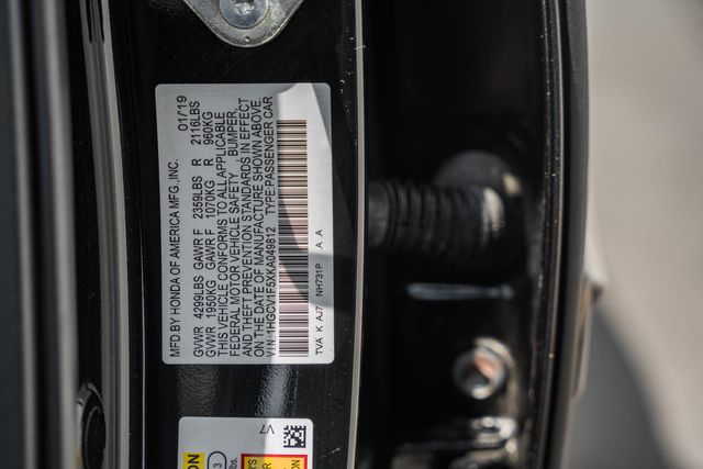 Vehicle image 27 of 40