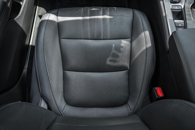 Vehicle image 11 of 40