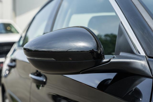 Vehicle image 14 of 40
