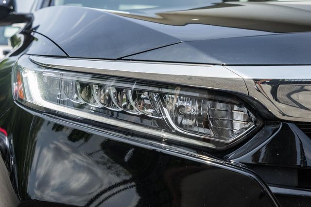 Vehicle image 39 of 40