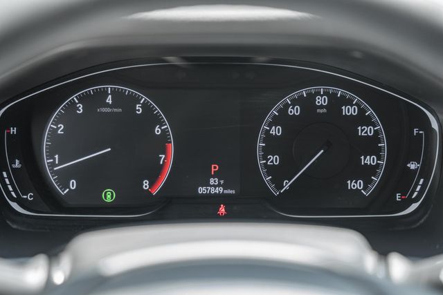 Vehicle image 17 of 40