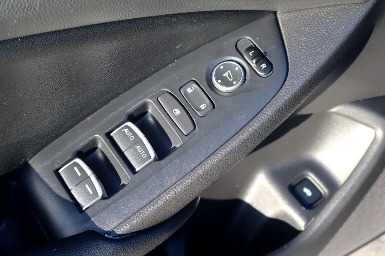 Vehicle image 31 of 38