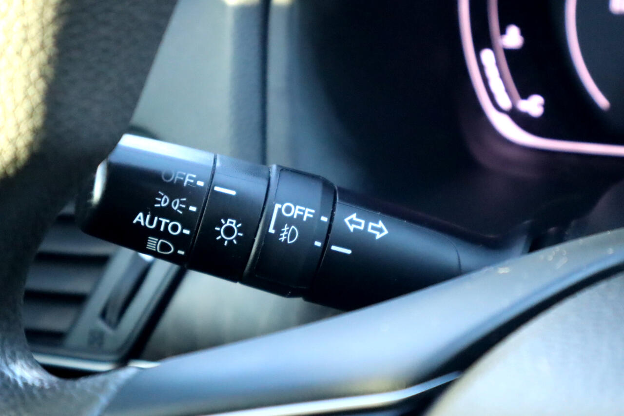 Vehicle image 32 of 38