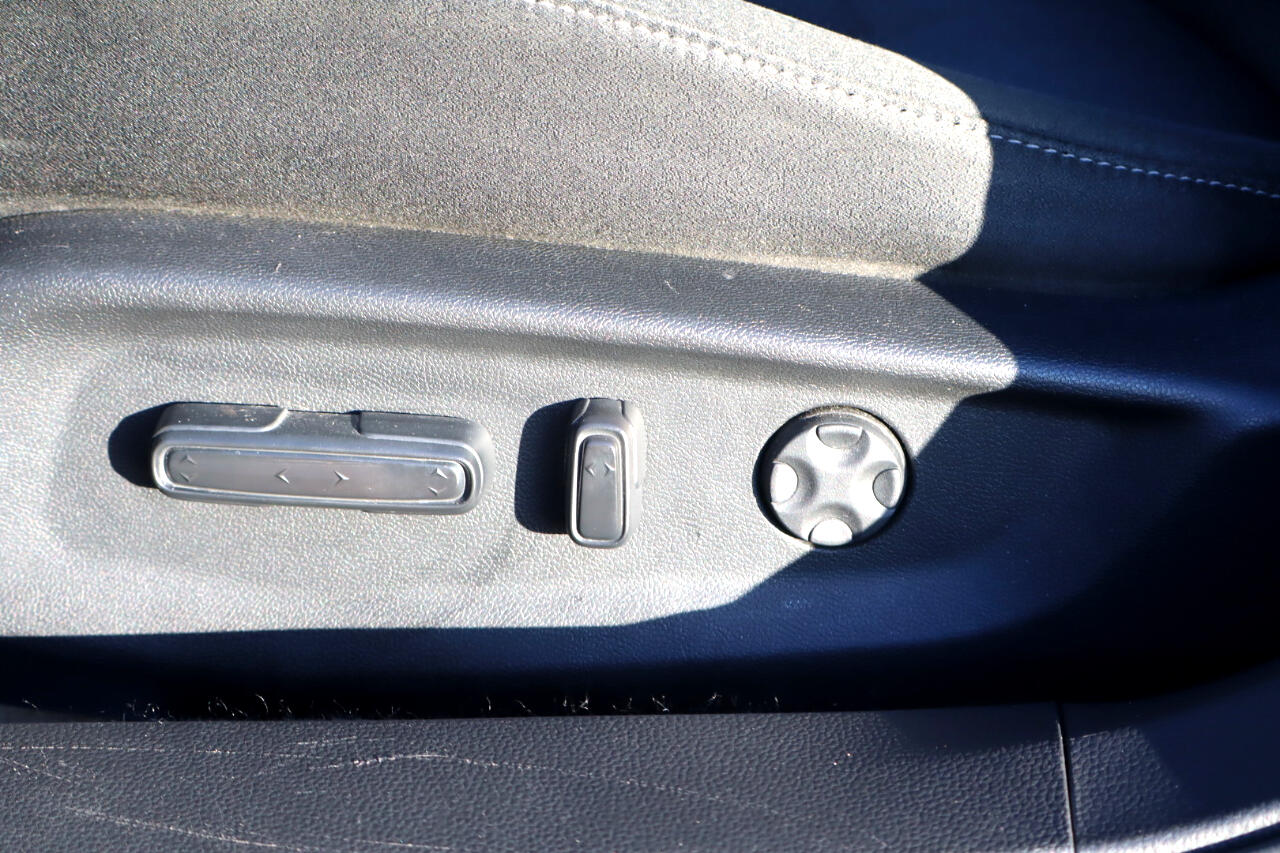 Vehicle image 36 of 38