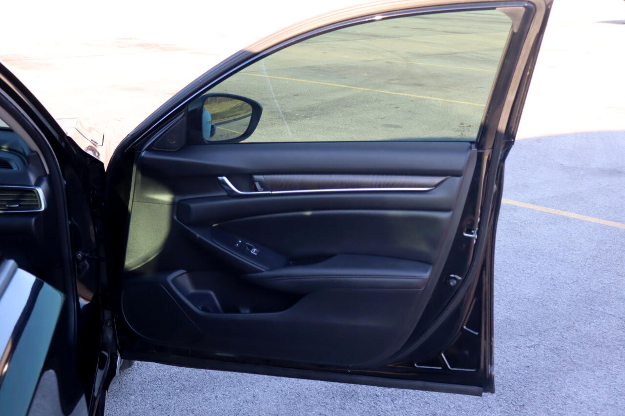 Vehicle image 20 of 38