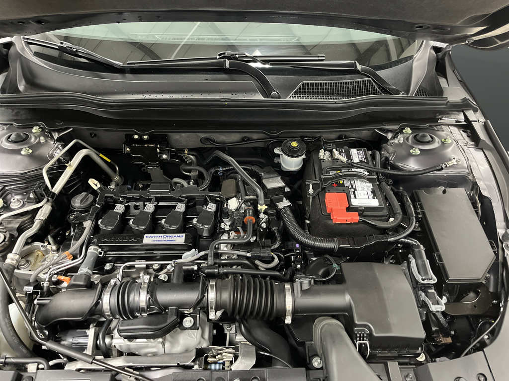 2019 Honda Accord LX 1.5T Image 8 of 34