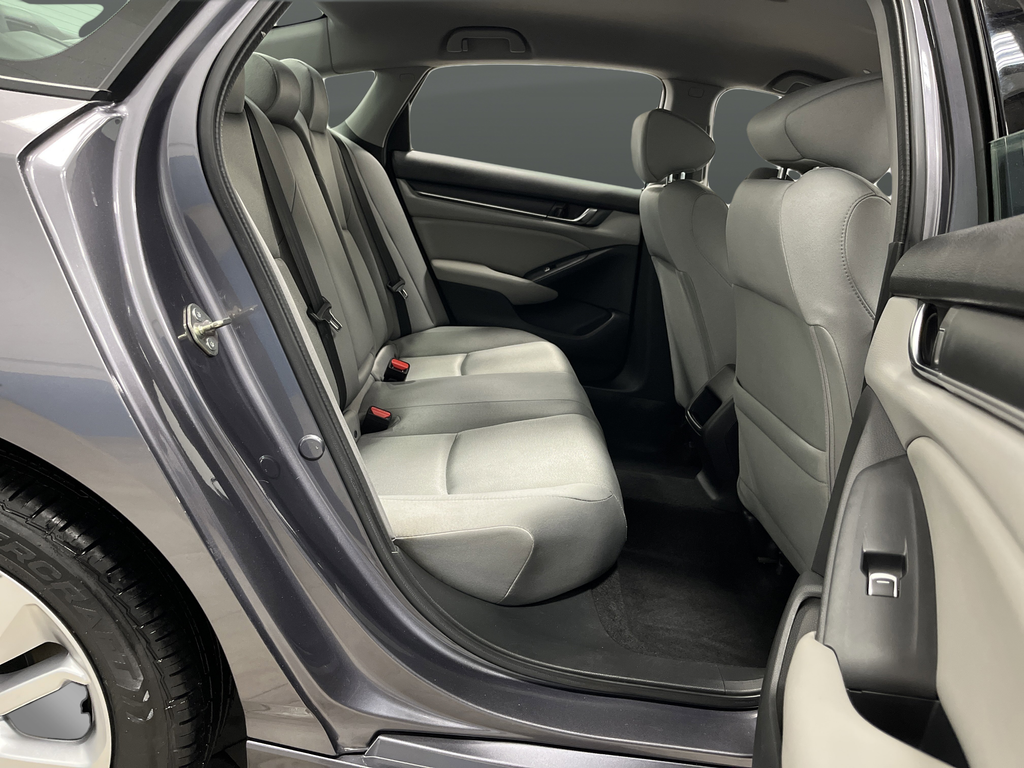 2019 Honda Accord LX 1.5T Image 13 of 34