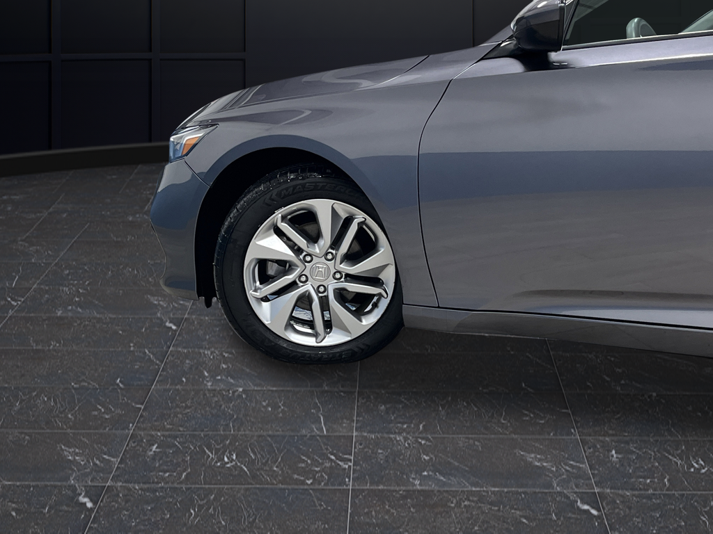 2019 Honda Accord LX 1.5T Image 9 of 34