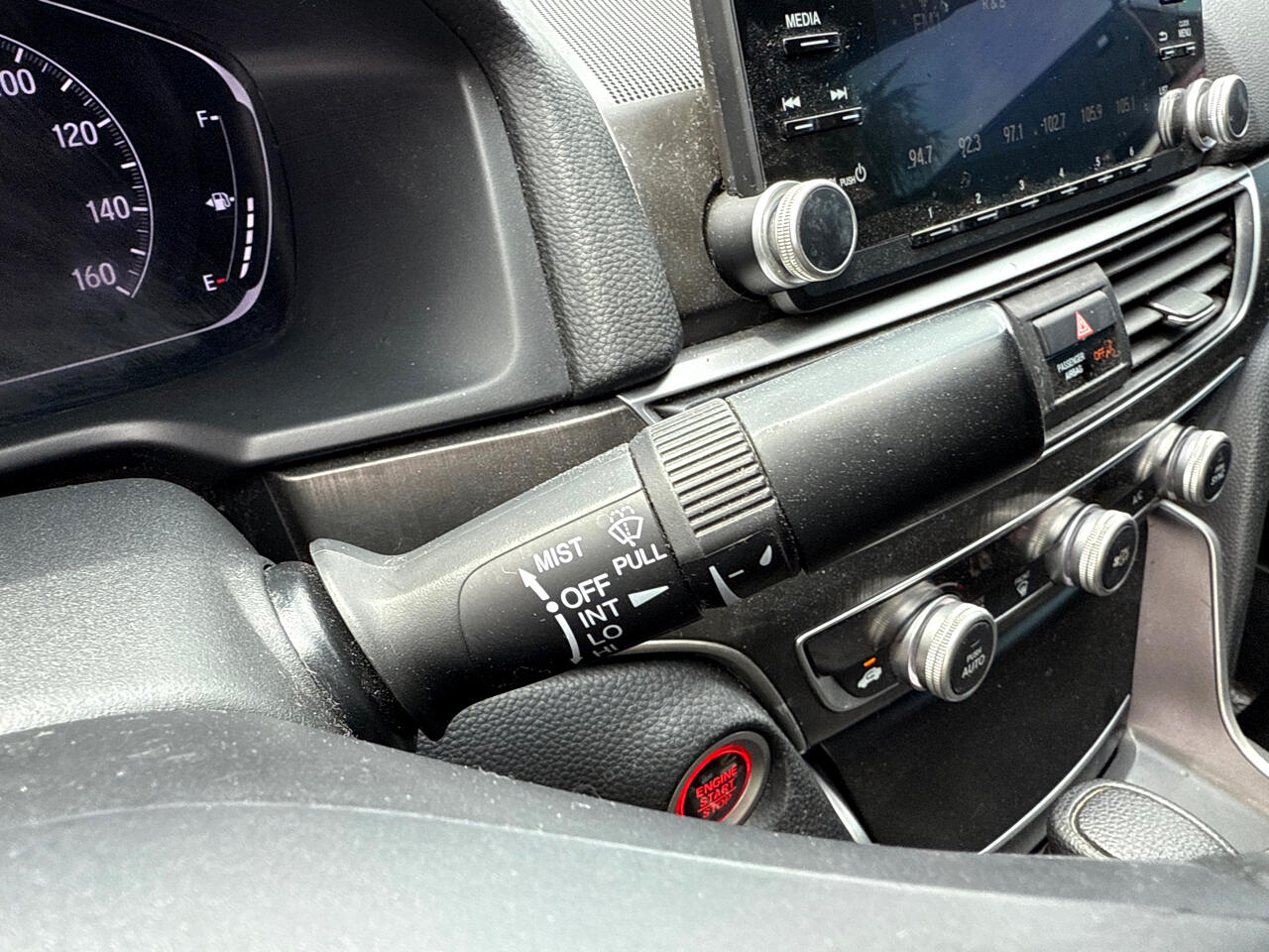 Vehicle image 19 of 34