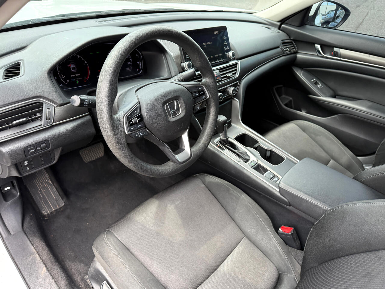 Vehicle image 10 of 34