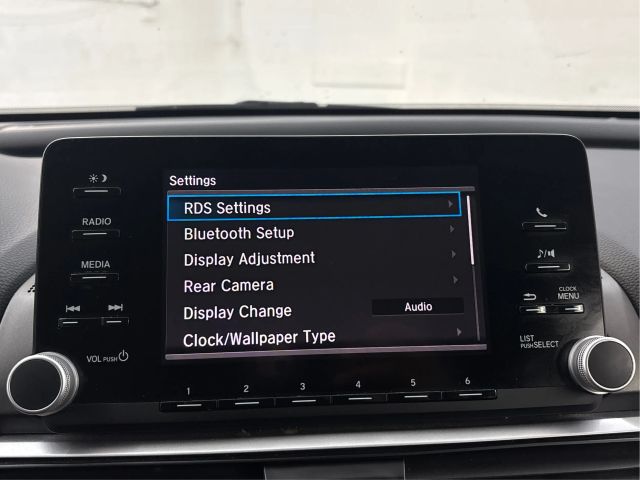 2019 Honda Accord LX 1.5T Image 22 of 38