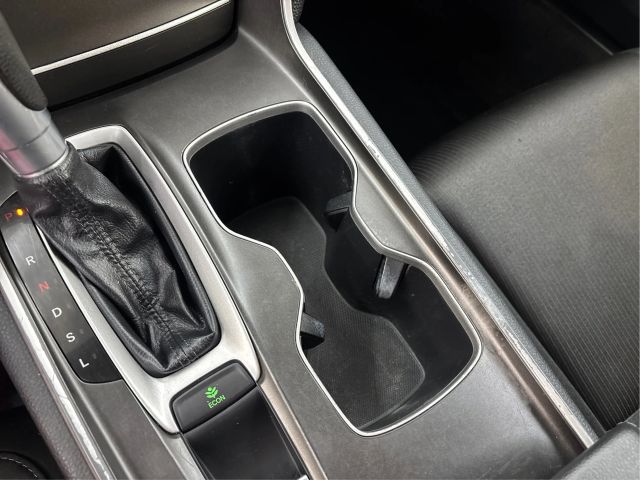 2019 Honda Accord LX 1.5T Image 25 of 38