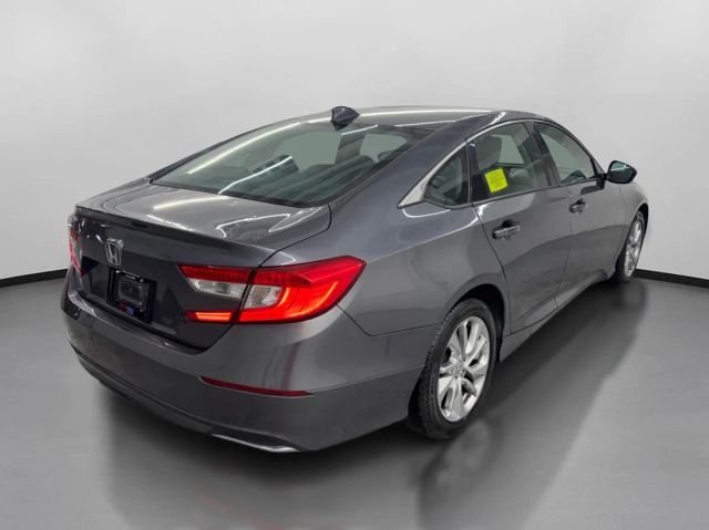 2019 Honda Accord LX 1.5T Image 5 of 38