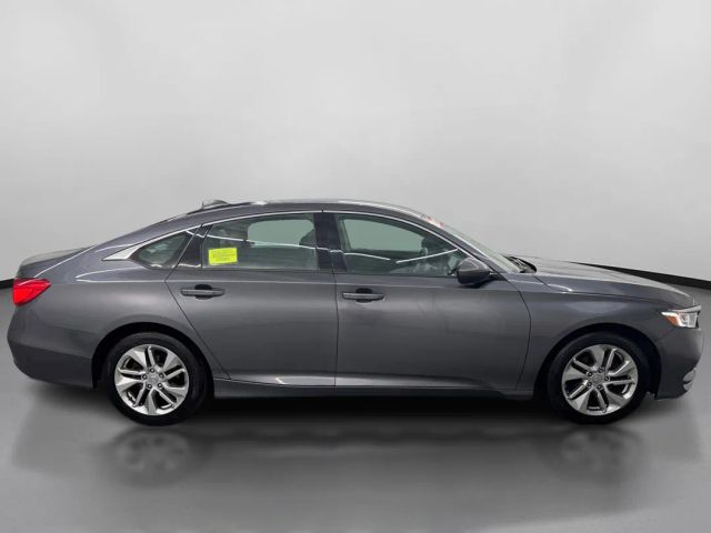 2019 Honda Accord LX 1.5T Image 4 of 38