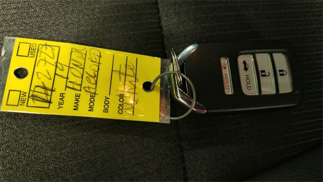 Vehicle image 18 of 24