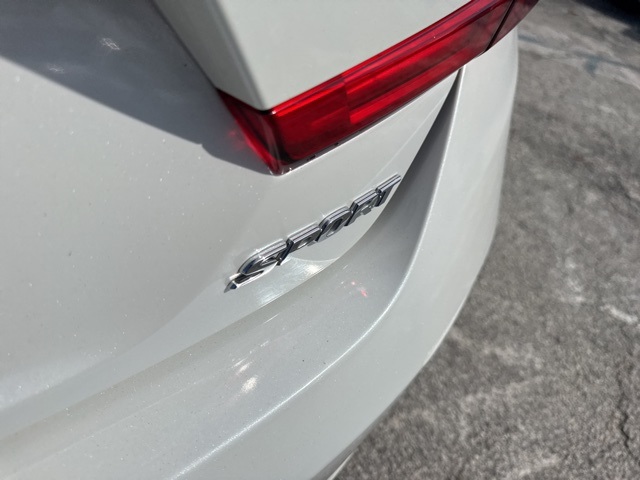 Vehicle image 35 of 36