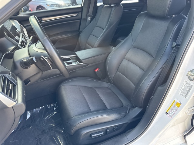 Vehicle image 13 of 36