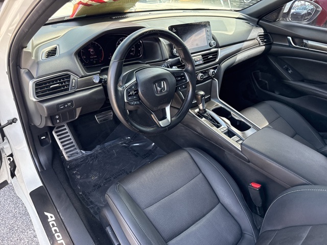 Vehicle image 18 of 36