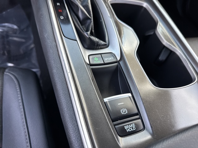 Vehicle image 32 of 36