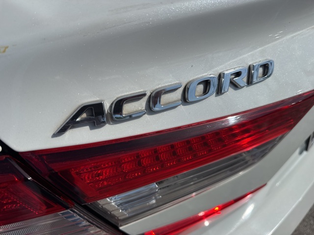 Vehicle image 31 of 36