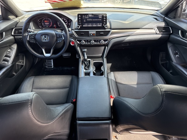 Vehicle image 15 of 36