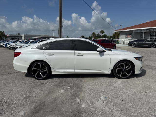 Vehicle image 4 of 36