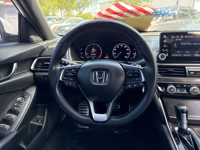 Vehicle image 17 of 36
