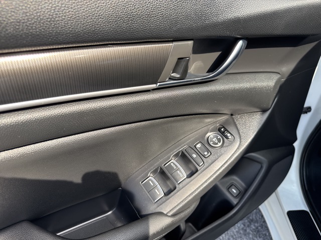 Vehicle image 28 of 36