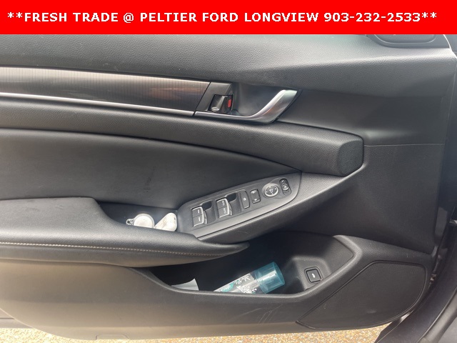 Vehicle image 18 of 22