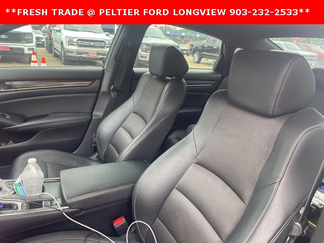 Vehicle image 11 of 22