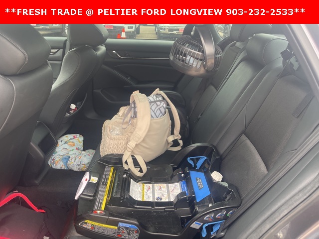 Vehicle image 21 of 22
