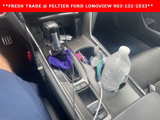 Vehicle image 17 of 22