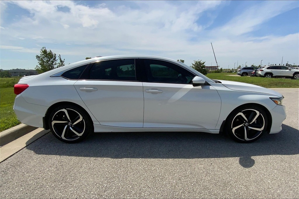 2019 Honda Accord Sport 1.5T Image 4 of 27