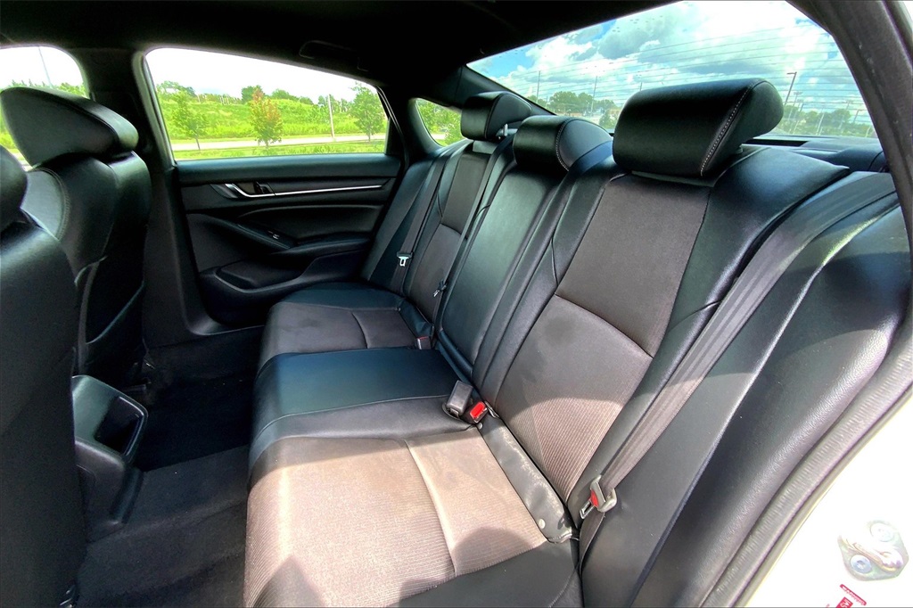 2019 Honda Accord Sport 1.5T Image 12 of 27
