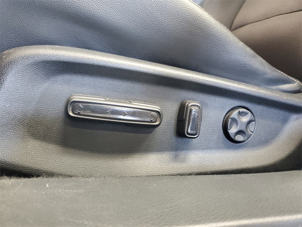 2019 Honda Accord Sport 2.0T Image 28 of 38